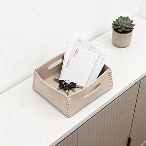 <span class=keywords><strong>Panier</strong></span> de rangement moderne en similicuir beige avec poignée découpée et surpiqûres décoratives - Product Image 4