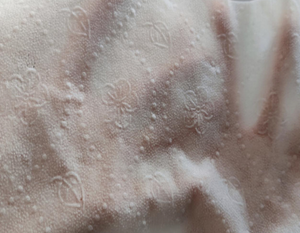 Lingettes <span class=keywords><strong>de</strong></span> <span class=keywords><strong>toilette</strong></span> humides Spunlace <span class=keywords><strong>de</strong></span> qualité supérieure 70Gsm tissu non tissé jetable lingettes respirantes pour bébé Cross-Style Plain - Product Image 5