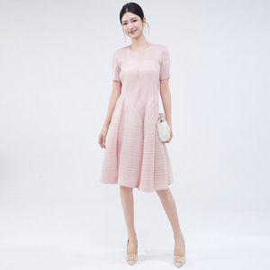 Conception irrégulière plissée Smart décontracté Midi tissé robe dames mode grande taille à manches courtes cou a-ligne élégant taille naturelle - Product Image 4