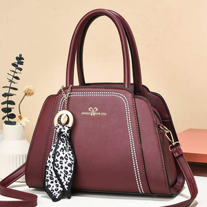 <span class=keywords><strong>2022</strong></span> nueva moda <span class=keywords><strong>de</strong></span> color puro bolso femenino <span class=keywords><strong>de</strong></span> uso diario bolso <span class=keywords><strong>de</strong></span> Señora <span class=keywords><strong>De</strong></span> uso diario y con las mujeres colgantes <span class=keywords><strong>de</strong></span> seda bol - Product Image 4