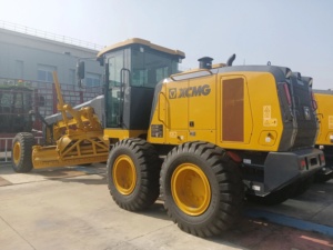China Manufactured Road Machinery <strong>Grader</strong> 190HP GR1905T Hydraulic <strong>Motor</strong> <strong>Grader</strong> with <strong>Ripper</strong> and Blade Engine Pump Gearbox-Used New - Product Image 2