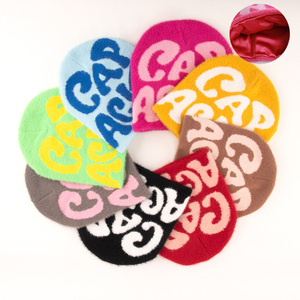 Fabricant de Bonnets en Mohair Imprimés All-Over, Bonnets Crâne Tendance Jacquard Tricot Y2K pour Femmes et Hommes avec Logo Personnalisé - Product Image 2