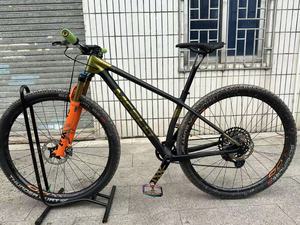 Vélo de Montagne Tout-Terrain Adulte Léger en Fibre de Carbone avec Cadre Rigide, Freins à Disque Hydrauliques 12 Vitesses et Suspension RockShox Standard – Vente en Gros - Product Image 4