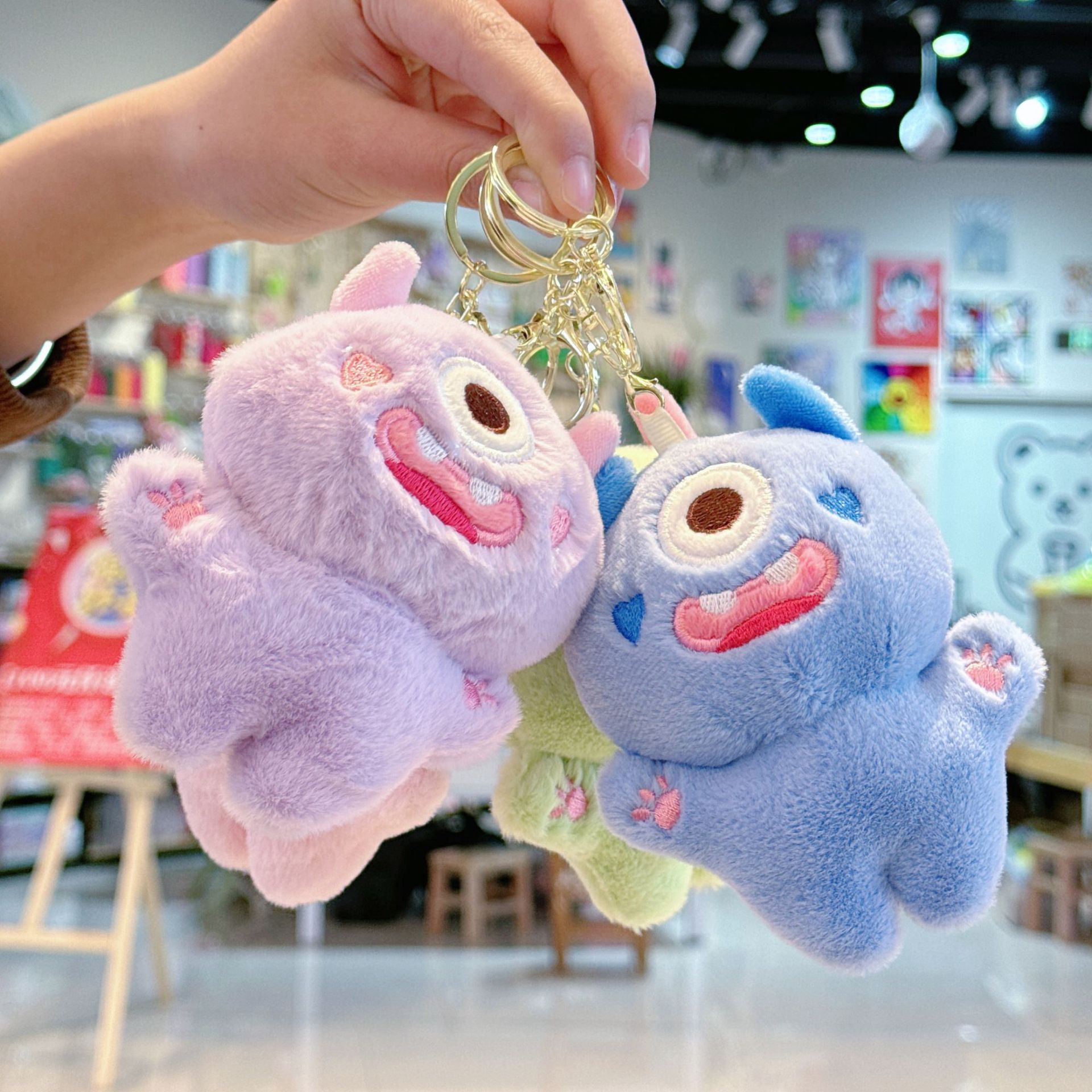 Big-Baby ぬいぐるみ、赤色のクリスタルオイル流れる目 シークレット Big-Baby ぬいぐるみ、赤色のクリスタルオイル流れる目 シークレット