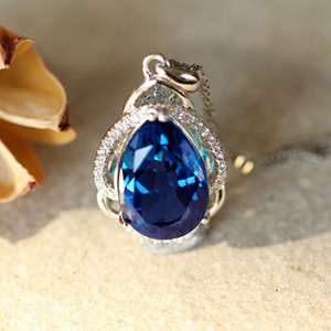 Collana con Ciondolo in Pietra Blu Reale per Donne, Gioiello Scintillante alla Moda per Uso Quotidiano, Idea Regalo - Product Image 1
