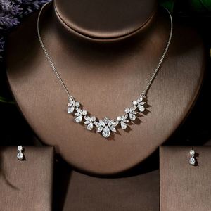 HIBRIDE conception Simple pavé zircon cubique boucles d'oreilles collier pour femmes couleur or blanc mode feuilles forme ensemble de bijoux N-1422 - Product Image 2