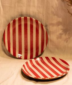 Plato de Gres Hecho a Mano de Primera Calidad con Rayas Rojas, Apto para Microondas, Duradero, para Presentación en Hoteles y Restaurantes - Product Image 1