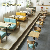 Ensemble de table et de chaises de restaurant en bois massif minimaliste personnalisé pour salon de thé, boutique de collations et de desserts, avec siège en cuir