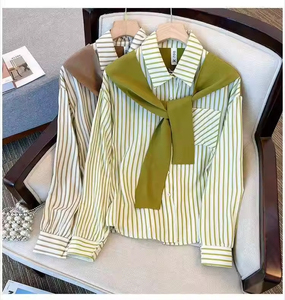 Camisa a Rayas Verde con Chal, Estilo Coreano, Holgada, de Manga Larga, para Mujer, Nueva Colección de Otoño - Product Image 1