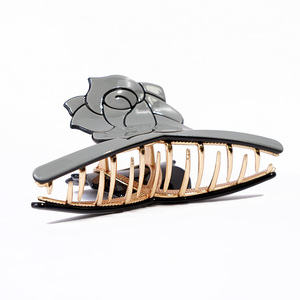 Élégant clip à cheveux en forme de rose, gravure en métal, acétate, vente en gros, accessoires de cheveux personnalisés de haute qualité - Product Image 4