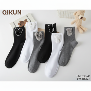 Chaussettes de poupée ornementales-Mini jouet en PVC à la mode vêtements décoratifs doux pour filles bricolage jouet taille 30cm - Product Image 1