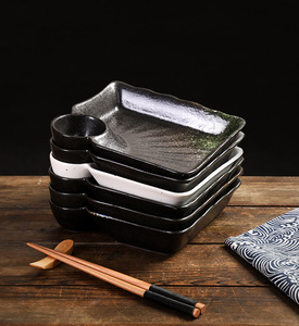 Assiettes carrées japonaises haut de gamme avec soucoupe intégrée, assiette à <span class=keywords><strong>sushi</strong></span> en céramique durable pour restaurants gastronomiques et services de banquet - Product Image 2