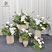 Grüne Hortensien Weiße Calla-Lilien & Rosen Seiden-Kunstblumen Hochzeits-Hintergrund für Muttertag & Chinesisches Neujahr - Handgefertigt
