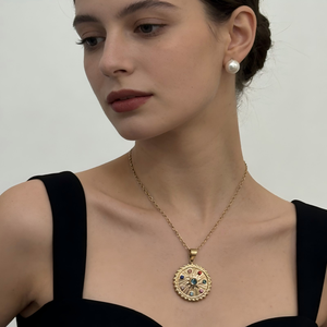 Collar de Acero Inoxidable Chapado en Oro de 18K con Colgante de Corazón de Circonita, Collar Impermeable y Resistente a la Decoloración, Moderno para Mujer - Product Image 3