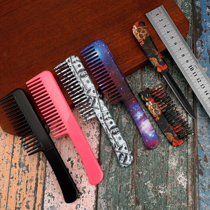 wholesale Custom Logo Hair Comb Key Chain Hairdressing Plastic Barber Tools Wide Tooth Comb PVC Hair Comb Keychain for Women