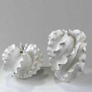 Jarrón de Cerámica Blanco Esmaltado Personalizable con Arreglo Floral de Jarrón de Cerámica de Lujo Europeo Estilo Antiguo - Product Image 3