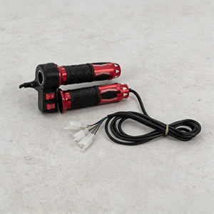 Accélérateur <span class=keywords><strong>de</strong></span> Vélo Électrique et <span class=keywords><strong>Trottinette</strong></span> Électrique avec Voltmètre et <span class=keywords><strong>Poignée</strong></span> <span class=keywords><strong>de</strong></span> <span class=keywords><strong>Gaz</strong></span> - Product Image 2