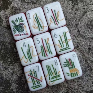 Fichas de Mahjong Americanas Portátiles de Acrílico de 6 Capas con Aspecto de Cristal, Diseño Personalizado de Lujo, Hechas a Mano, para Entretenimiento - Product Image 1