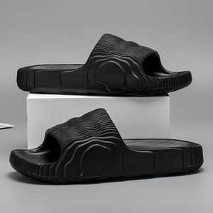 Estate da <span class=keywords><strong>uomo</strong></span> in PVC stampato 3D Pixel stile pantofole da <span class=keywords><strong>spiaggia</strong></span> all'ingrosso sandali Casual per fare il bagno a casa all'aperto per gli uomini - Product Image 2