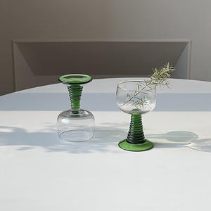 <span class=keywords><strong>Verre</strong></span> <span class=keywords><strong>à</strong></span> <span class=keywords><strong>vin</strong></span> rouge médiéval vintage fait <span class=keywords><strong>à</strong></span> la main avec tasse <span class=keywords><strong>à</strong></span> <span class=keywords><strong>pied</strong></span> <span class=keywords><strong>court</strong></span> émeraude ménage pour Champagne gobelet <span class=keywords><strong>à</strong></span> <span class=keywords><strong>vin</strong></span> doux conception de tige <span class=keywords><strong>à</strong></span> vis - Product Image 5