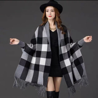 Écharpe-châle délicate à pompons pour femme, magnifique poncho avec manches, écharpe d'hiver épaisse et chaude