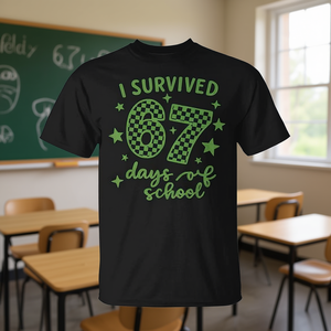 Sono sopravvissuto a 67 giorni di scuola. Maglietta con meme per insegnanti e studenti. - Product Image 3