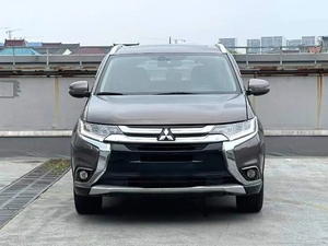 Mitsubishi Outlander d'occasion 2018 2.4L 4x4 Essence SUV Conduite à Gauche Voitures d'occasion pas chères pour le Ghana, le Nigéria, le Bénin Prêt à être expédié - Product Image 2