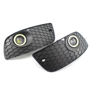 Faros Antiniebla con Proyector para Volkswagen Golf 5 GTI, con Aro Halo Blanco y Rejilla de Panal, para Modelos 2005-2009 - Product Image 1