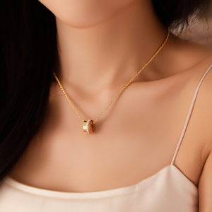 สร้อยคอจี้แฟชั่น สแตนเลสสตีล 316L ชุบทอง PVD ทนทาน พร้อมจี้ประดับเพชร - Product Image 3