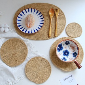 <span class=keywords><strong>Tovagliette</strong></span> intrecciate <span class=keywords><strong>Set</strong></span> di <span class=keywords><strong>tovagliette</strong></span> personalizzate da tavolo resistenti al calore <span class=keywords><strong>tovagliette</strong></span> rotonde marrone antiscivolo - Product Image 2