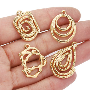 Colgante de anillo en espiral de acero inoxidable chapado en oro de 18k, geométrico irregular, para fabricación de collares, componentes de joyería - Product Image 2