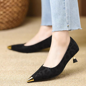 Spring Hong Kong-style Metallic French-inspired Womens Pumps <strong>Low</strong>-cut Slender <strong>Stiletto</strong> Pointed Toe Slip-on Closure <strong>Low</strong> <strong>Heel</strong> - Product Image 4