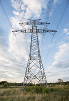 Torre de Telecomunicaciones de Acero con Rejilla, Galvanizada por Inmersión en Caliente, Voltaje Nominal de 110 kV, Altura de 60-180 m, Vida Útil de 30 Años