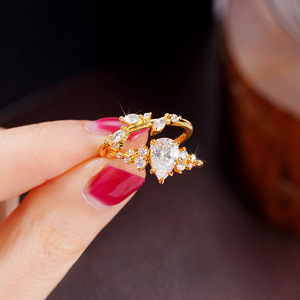 Set di Anelli a Due Pezzi con Foglie di Zircone per Donne, Gioielli Delicati e Unici alla Moda - Product Image 4