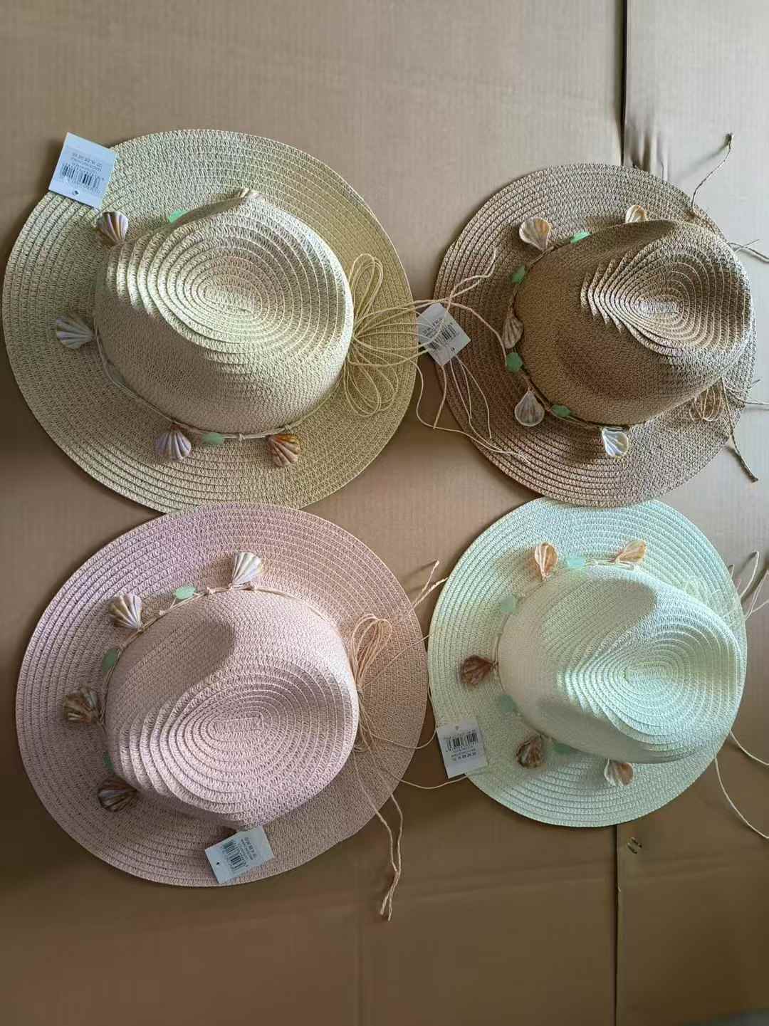 ปานามาพร้อมสายคาดลายเปลือกหอย