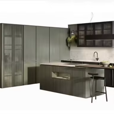 Solid Wood Bespoke Kitchen Cabinet with Personalized Layout and Hardware Selection for Dream Kitchen