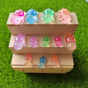 Piccola tartaruga 3D cabochon in resina a fondo piatto luminosa per custodia del telefono per decorazione di decorazioni per la casa - Product Image 1