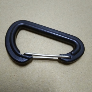 Mosquetón de aluminio ShuoKe negro con tratamiento electrolítico 57x35mm para llavero, uso industrial pesado, con cierre de alambre, precio económico - Product Image 2