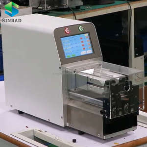 Dénudeur de fils électriques pour l'élimination multi-étapes de la gaine et du cœur des câbles gainés avec système de serrage à centrage automatique - Product Image 5