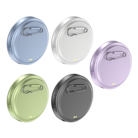 Pantalla Electrónica Personalizable con Pantalla Táctil Giratoria, Batería Recargable, Cuerpo de Plástico, 1.85, Insignia Digital Inteligente con Foto