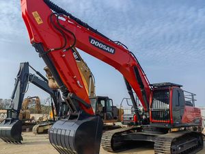 Excavatrices Doosan DX345 d'occasion 35 tonnes, excavatrices sur chenilles usagées certifiées CE EPA, avec accessoire de pince, attache rapide et brise-roche - Product Image 4