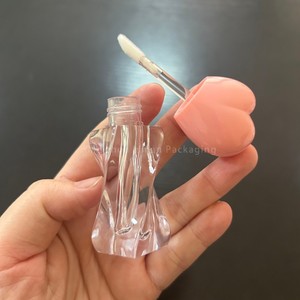 Tube de brillant à lèvres incurvé ISMAN 3ml avec capuchon cœur, <span class=keywords><strong>rose</strong></span>, bleu, rouge rosé, à paroi épaisse, <span class=keywords><strong>transparent</strong></span>, en plastique AS, vente en gros en vrac - Product Image 6