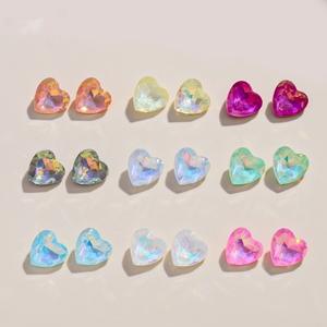 Strass en cristal de coeur pointu en gros-couleurs moka et <span class=keywords><strong>macaron</strong></span> <span class=keywords><strong>pour</strong></span> bricolage Nail Art - Product Image 1