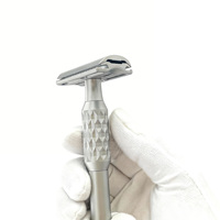 Rasoir de sécurité en acier inoxydable usiné CNC avec rasoir à 5 lames à dents fermées, idéal comme cadeau pour homme, manche de rasage inclus