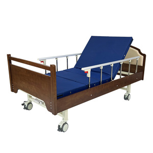 Cama de enfermería manual Kangluo con estructura de madera maciza y acero inoxidable para residencias de ancianos - Product Image 1