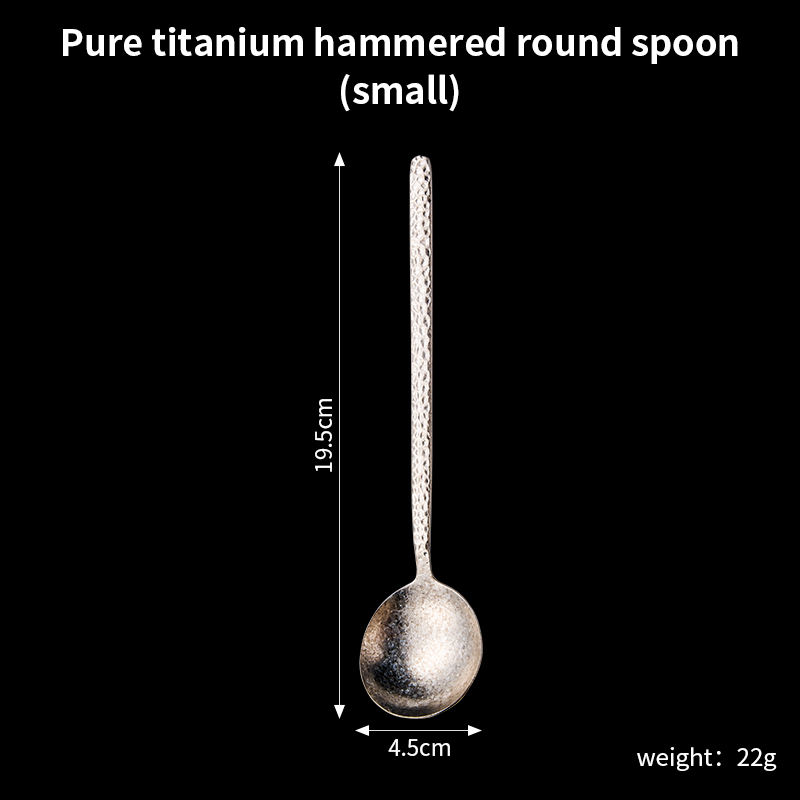 Cuillère ronde martelée en titane pur (petite)
