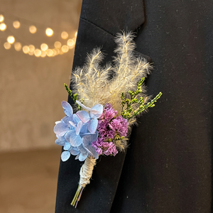Boutonnière de fleurs séchées Herbe de la Pampa Bleue Rose Rustique pour Mariage Fleur de revers Naturelle Sèche et Moelleuse BU-021 - Product Image 2
