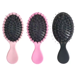 Commercio all'ingrosso OEM ODM Logo personalizzato tasca da viaggio in plastica massaggio cinghiale in Nylon Mini spazzola per capelli rosa spazzola per capelli rotonda - Product Image 1
