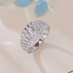 แหวนหมั้นเพชรโมอิสสีทอง18K สำหรับผู้ชาย - Product Image 1