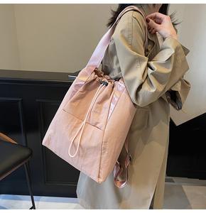 Sac à dos de sport décontracté minimaliste pour femme RUIQUWIN, sac à main zippé multifonctionnel, imperméable, léger, 22L, pour voyage - Product Image 2